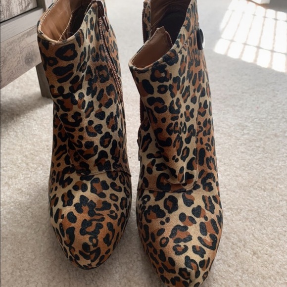 Cheetah print heels - Picture 3 of 4